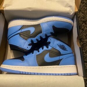 Jordan Kids Sneakers in Blue and Black